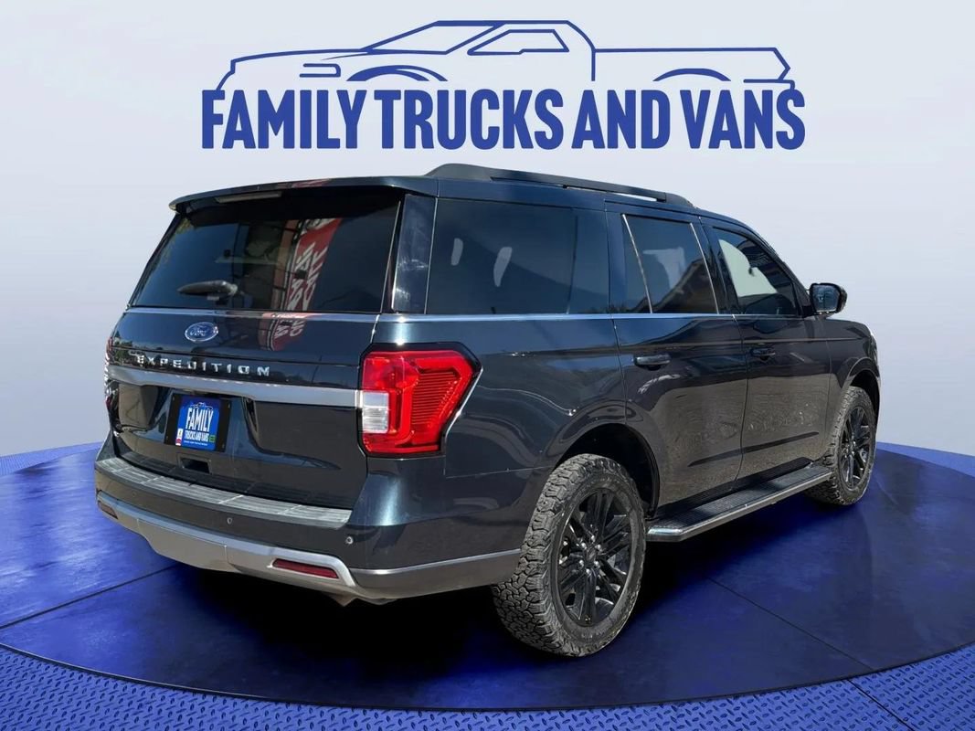 Used 2022 Ford Expedition XLT AWD/4WD image 3