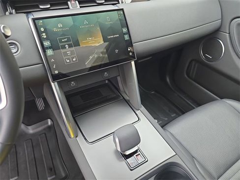 Used 2025 Land Rover Discovery Sport S image 20