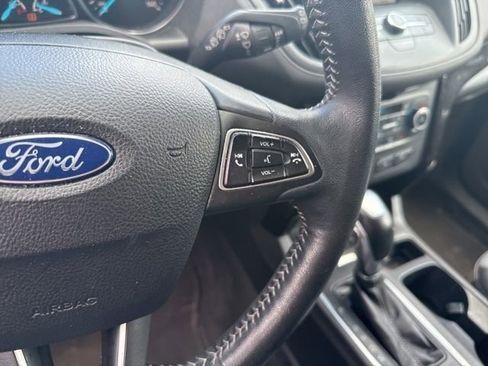 Used 2019 Ford Escape SE FWD image 18