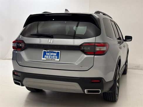 Used 2023 Honda Pilot Elite image 10
