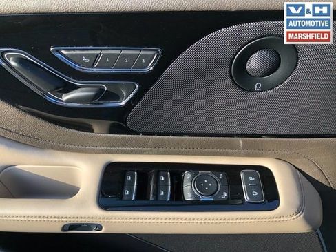 Used 2023 Lincoln Aviator Reserve w/ Elements Package Plus AWD/4WD image 13