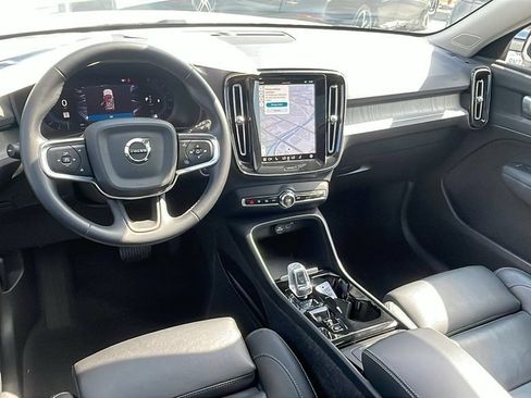 Used 2025 Volvo XC40 B5 Plus AWD/4WD image 14