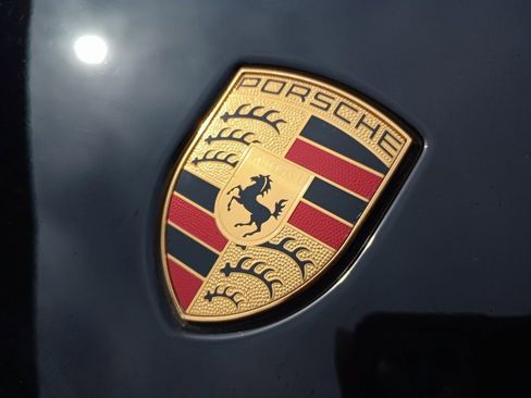 Used 2021 Porsche Macan image 45