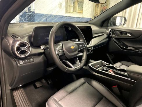 Used 2026 Chevrolet Equinox LT w/ Convenience Package II image 8