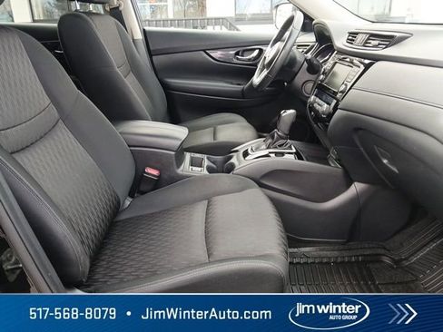 Used 2018 Nissan Rogue SV w/ Premium Package image 12