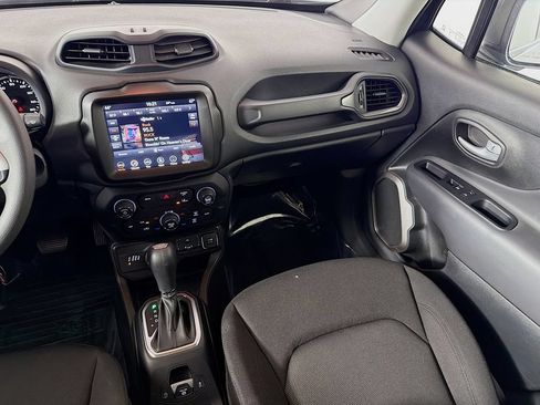 Used 2023 Jeep Renegade Latitude AWD/4WD image 23