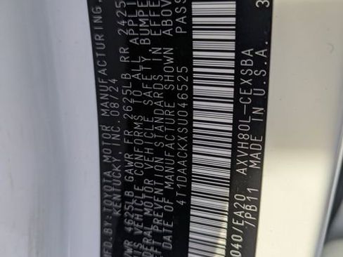 Used 2025 Toyota Camry SE image 35