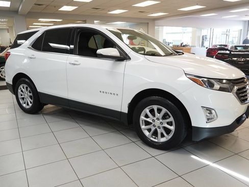 Used 2018 Chevrolet Equinox LT FWD image 14