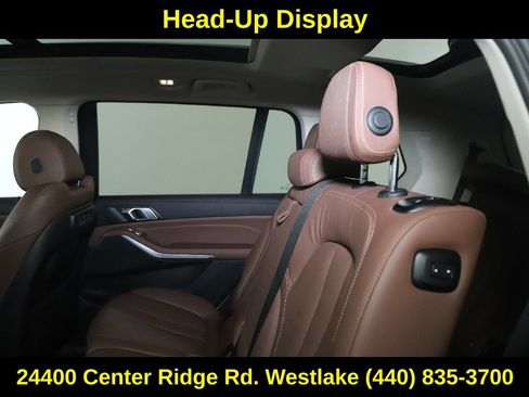 Used 2022 BMW X7 xDrive40i w/ Premium Package AWD/4WD image 15