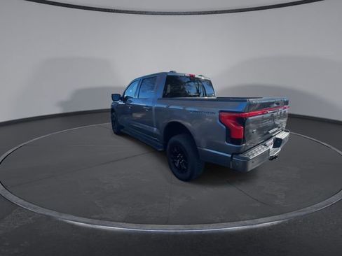 Used 2022 Ford F150 Lightning Lariat image 11