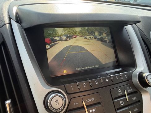 Used 2017 Chevrolet Equinox LT w/ Convenience Package FWD image 21