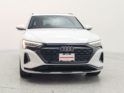 Used 2024 Audi Q8 e-tron Premium Plus w/ Premium Plus Package AWD/4WD image 2