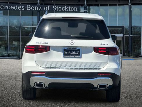New 2025 Mercedes-Benz GLB 250 4MATIC image 5