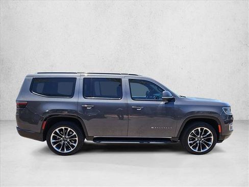 Used 2022 Jeep Wagoneer Series II w/ Premium Group I AWD/4WD image 4