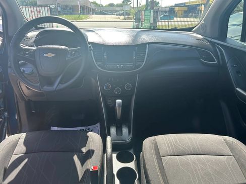 Used 2019 Chevrolet Trax LT w/ LPO, Cargo Package FWD image 20