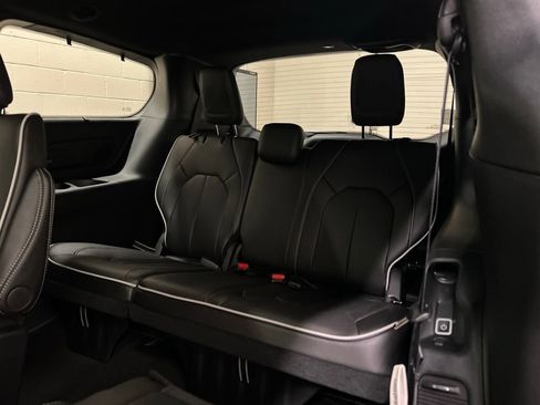 New 2027 Chrysler Pacifica Limited w/ Family Tech Group FWD image 9