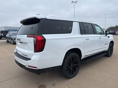 New 2026 GMC Yukon XL Elevation AWD/4WD image 3