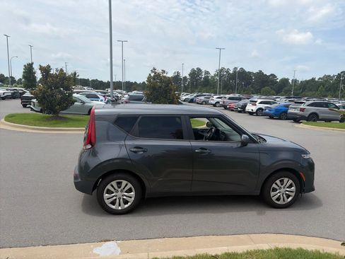 Used 2021 Kia Soul LX FWD image 5