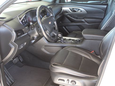Used 2022 Chevrolet Traverse Premier AWD/4WD image 11