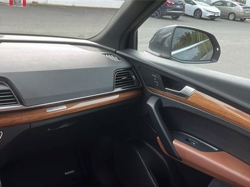 Used 2022 Audi Q5 e Premium image 22