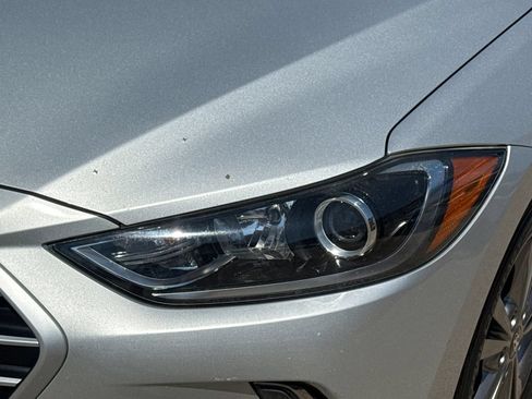 Used 2017 Hyundai Elantra SE w/ SE A/T Tech Package 03 FWD image 4