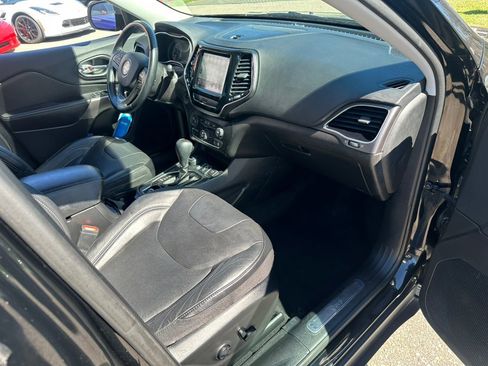 Used 2019 Jeep Cherokee Limited image 13