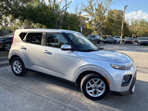 Used 2020 Kia Soul S FWD image 6