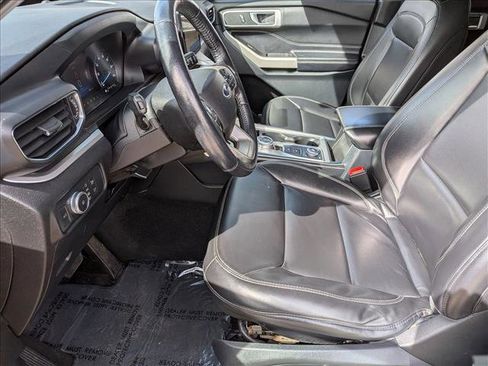 Used 2021 Ford Explorer XLT w/ Equipment Group 202A image 16