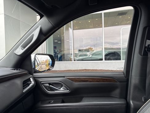 Used 2023 Chevrolet Suburban Premier image 30