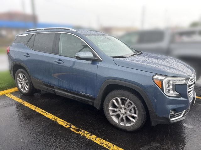 Used 2024 GMC Terrain SLT AWD/4WD image 37