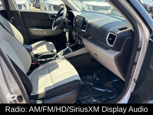 Used 2020 Hyundai Venue SEL FWD image 5