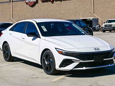 New 2026 Hyundai Elantra Sport image 3