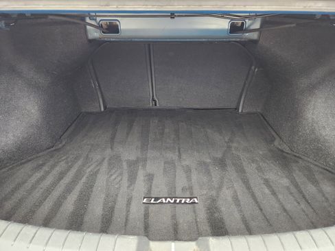 Used 2017 Hyundai Elantra SE w/ SE A/T Tech Package 03 image 31