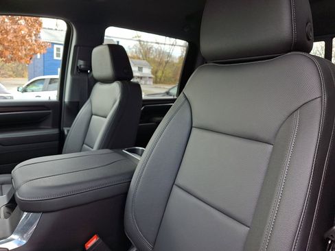 New 2026 GMC Sierra 2500 SLT w/ SLT Premium Package image 14