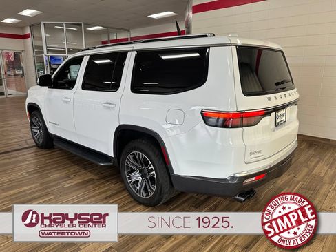 Used 2022 Jeep Wagoneer Series III w/ Flexible Seating Group AWD/4WD image 3