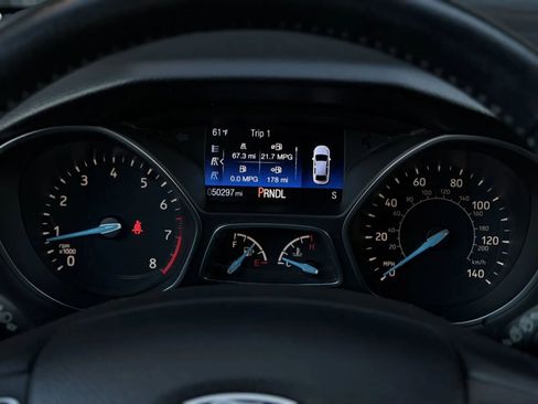 Used 2016 Ford Focus SE w/ SE Cold Weather Package image 26