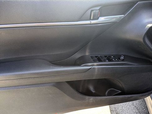 Used 2024 Toyota Camry SE image 13