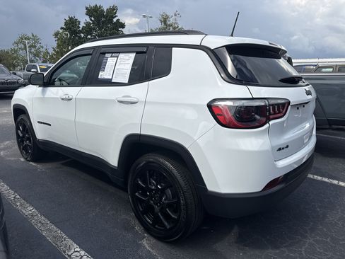 Used 2025 Jeep Compass Latitude w/ Altitude Special Edition AWD/4WD image 6