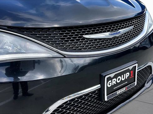 Used 2019 Chrysler Pacifica Limited FWD image 29