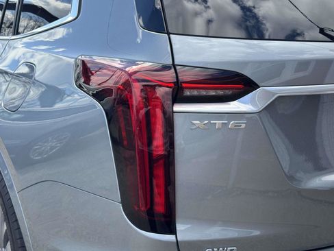 Used 2023 Cadillac XT6 Premium Luxury image 10