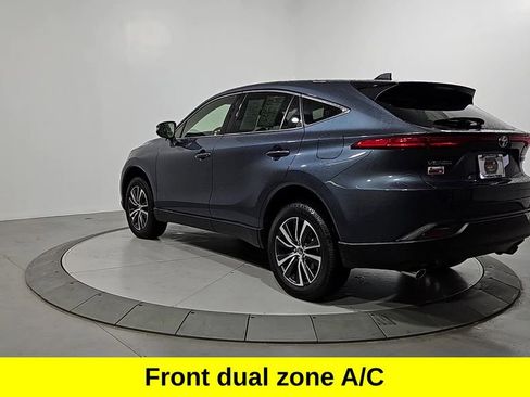 Used 2022 Toyota Venza LE image 3