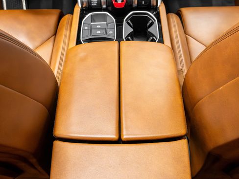 Used 2019 Lamborghini Urus image 32