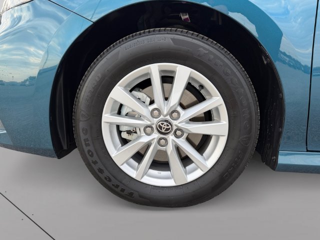 Certified 2025 Toyota Camry LE AWD/4WD image 9