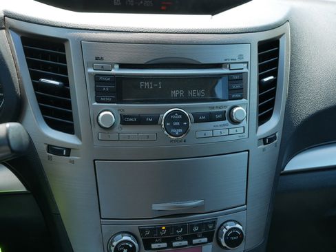 Used 2011 Subaru Outback 2.5i Premium w/ All-Weather Pkg AWD/4WD image 6