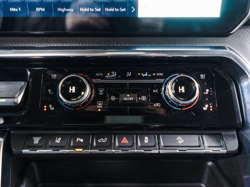 Used 2024 GMC Sierra 2500 Denali w/ Denali Reserve Package image 15