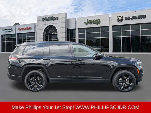 Used 2024 Jeep Grand Cherokee L Limited w/ Black Appearance Package AWD/4WD image 2