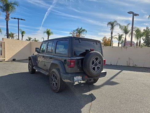 Used 2018 Jeep Wrangler Unlimited Sport S image 7