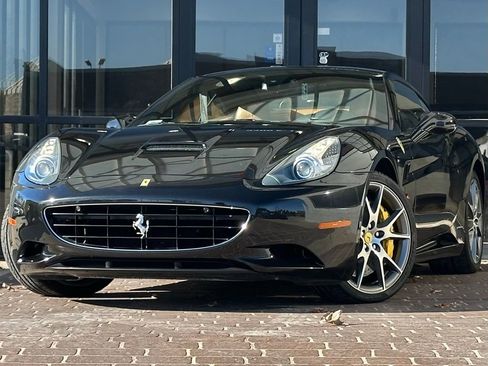 Used 2010 Ferrari California image 1