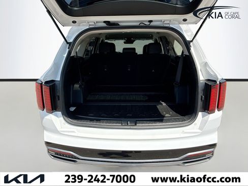 Used 2022 Kia Sorento S image 11