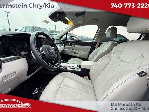 Used 2023 Kia Sorento EX image 17